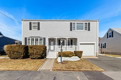43 W Sigourney St 1