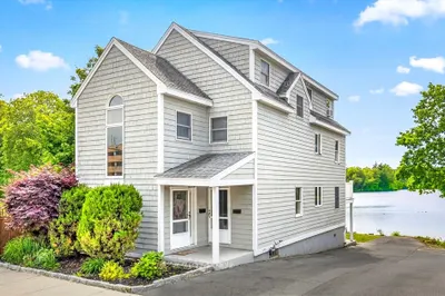 780-782 Main Street 1