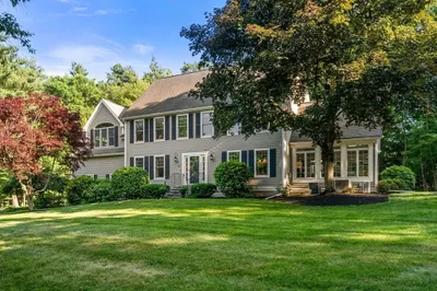 23 Longwood Dr 1