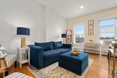 32 Yarmouth Street #D