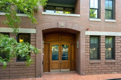 10 St George Street #602 1