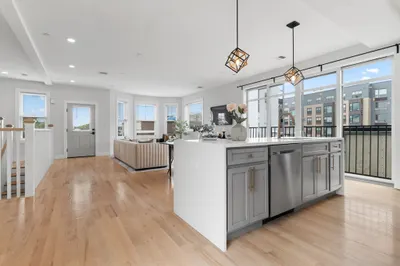 17 W Bellflower St #3