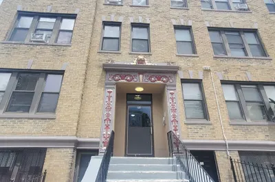 72 Walnut Park #5 1