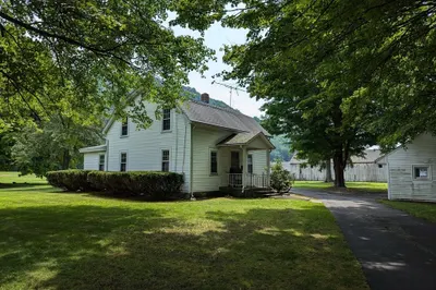 26 Mountain Road 1