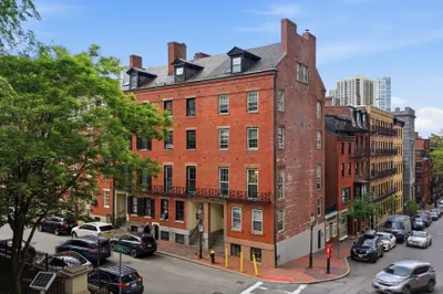4 Derne St #2