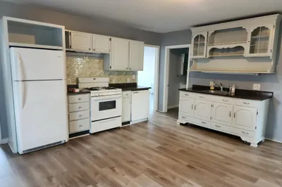 81 Edwards St #3 1