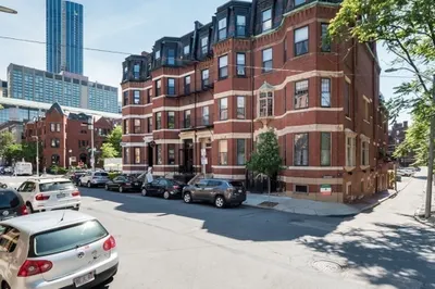 30 Gloucester Street #3 1