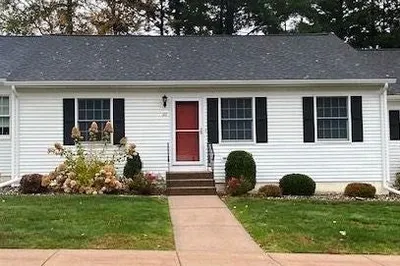 22 Rosewood Ln #22 1