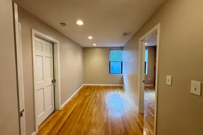 65 Hemenway St #6 1