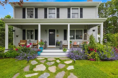 2 Nantucket Ln 1