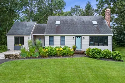 25 Lamont Road 1