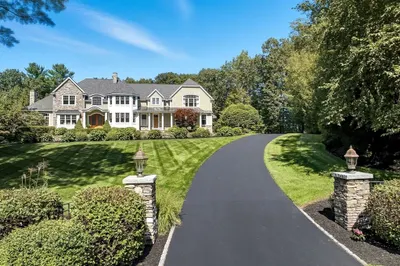 6 Little Hollow Lane