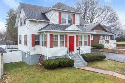 74 Quinapoxet Ln