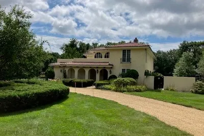 35 Nanigian Rd 1