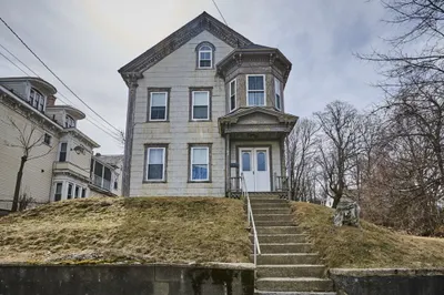 82 Charles St