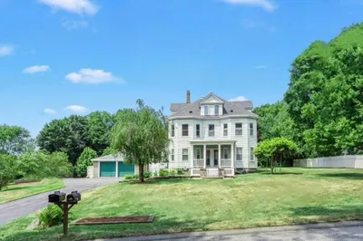 5 Infield Ave 1