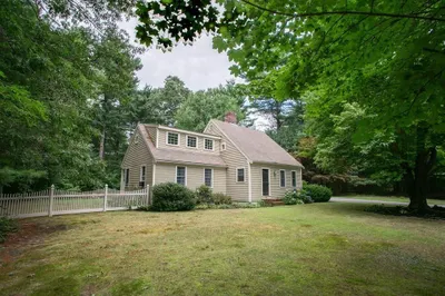 21 Russell Holmes Way 1