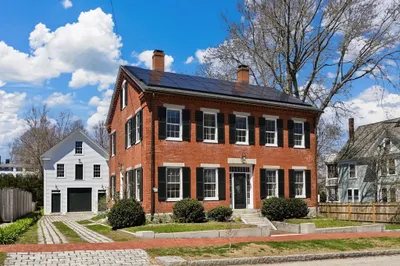 24 Broad St