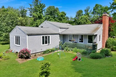25 Cushing Ln
