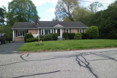 7 Maple Ln