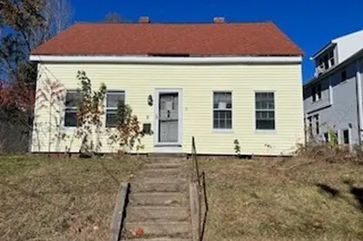 2 Mechanic St 1
