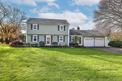 15 Chestnut Hill Dr 1