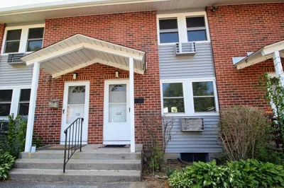 108 Manor Court #108 1
