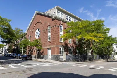 616 E Fourth Street #303 1