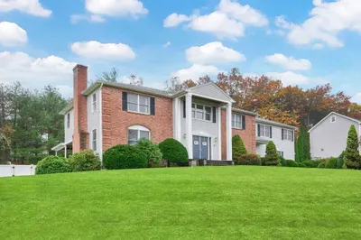 36 Cardinal Ln