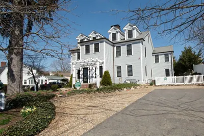108-110 Elm St #3 1