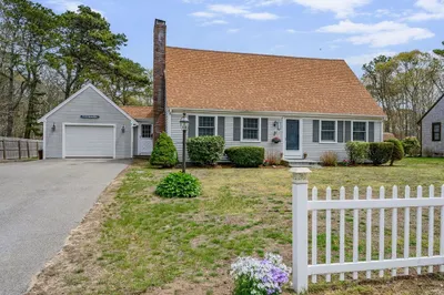 40 Hillcrest Dr 1