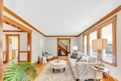 41 Laurie Ave