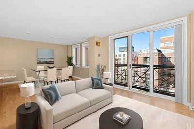 10 Rogers Street #428 1