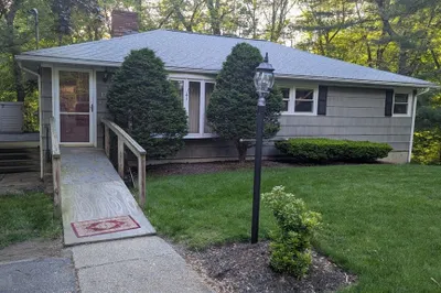 17 Laurel Dr