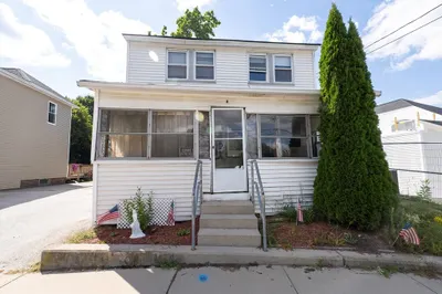 8 Thompson Rd