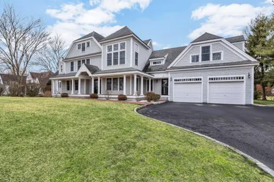 326 Willowbend Dr 1