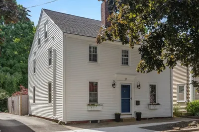 37 Olive St 1