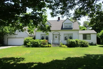 834 Hathaway Rd