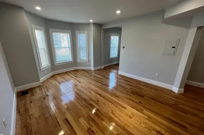 374 Oxford St #1