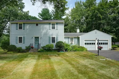 77 Colonial Road 1