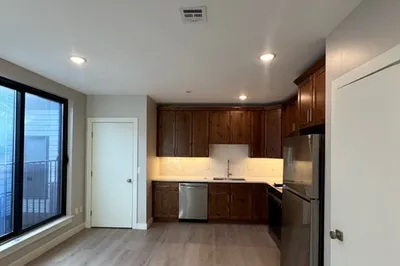 400 West Broadway #504