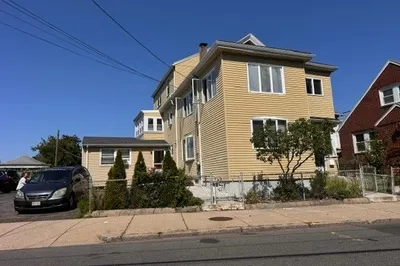 207 Pearl St #2 1