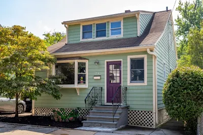 24 Newell St