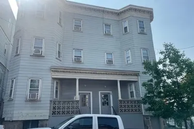33-35 Shurtleff St