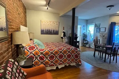 18 Hyde Park Ave #3