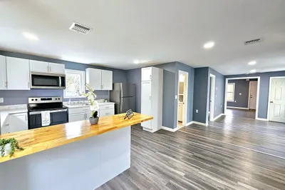 9 Wellington St 1