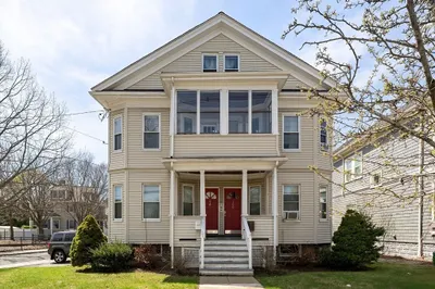 98-100 W Wyoming Ave