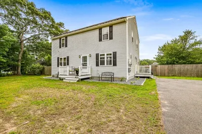 46 Cohasset Rd
