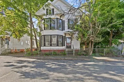 8 Dustin St 1