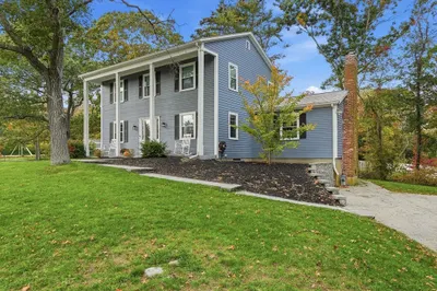 50 Blackmount Dr